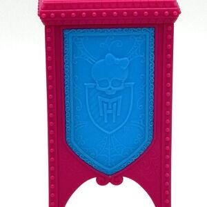 Monster High Deadluxe High School Replacement Furniture Pink Blue Podium
